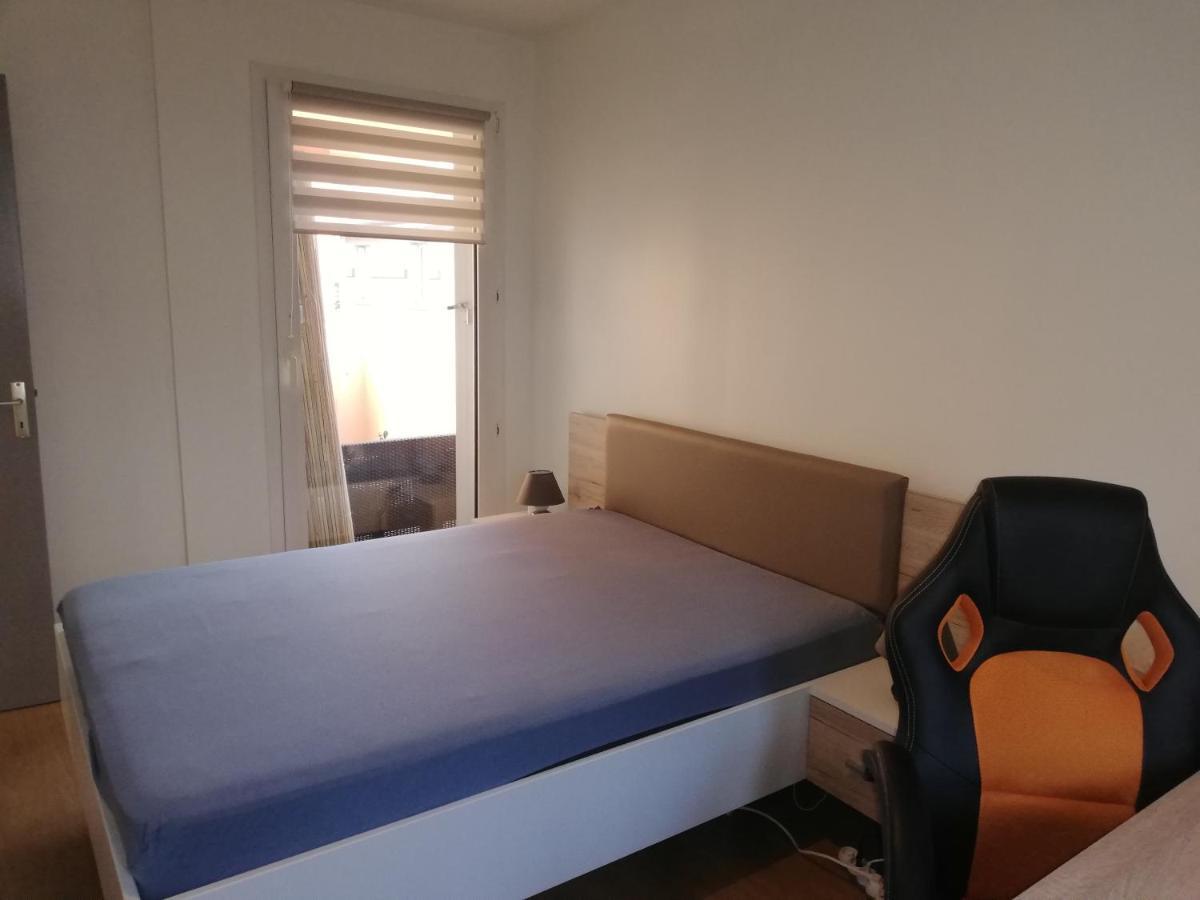 Grand T3 Avec Clim, Parking Et Terrasse Privative - Agen Apartment Exterior photo
